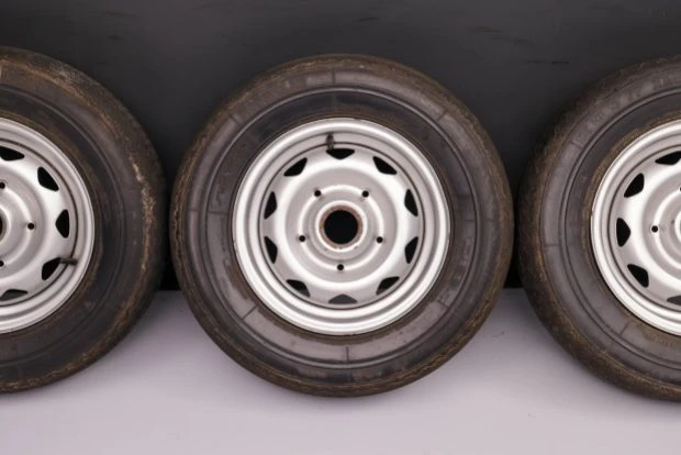 Parts & Memorabilia Other Wheels - Image 2 of 3