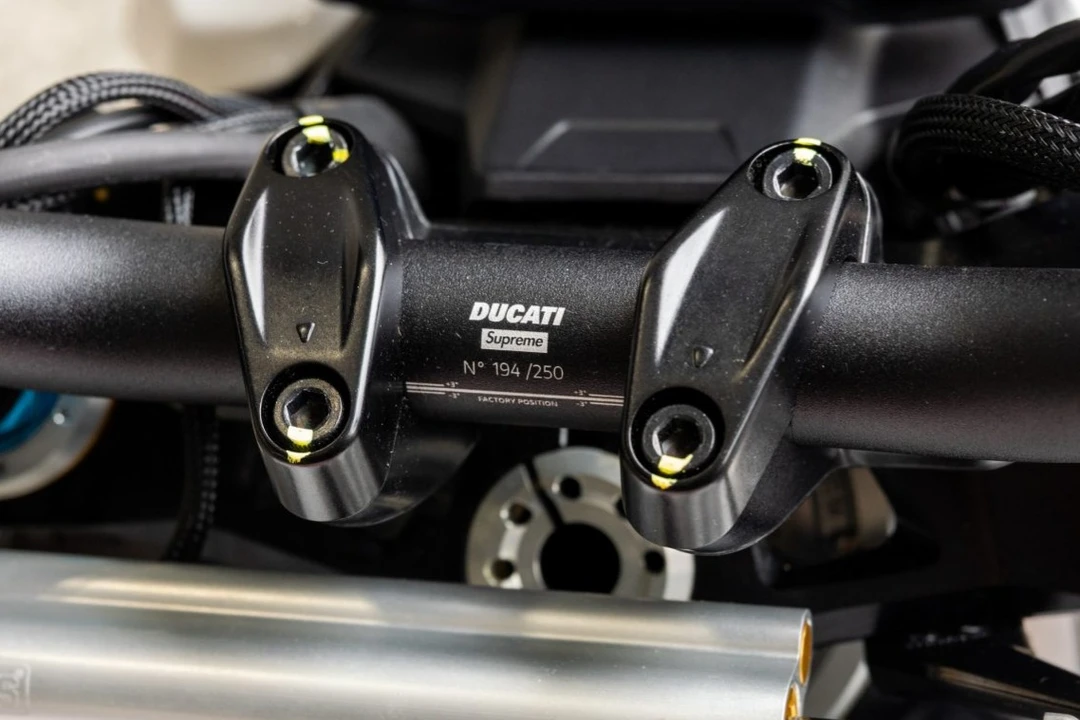 2025 Ducati Streetfighter - Image 6 of 9
