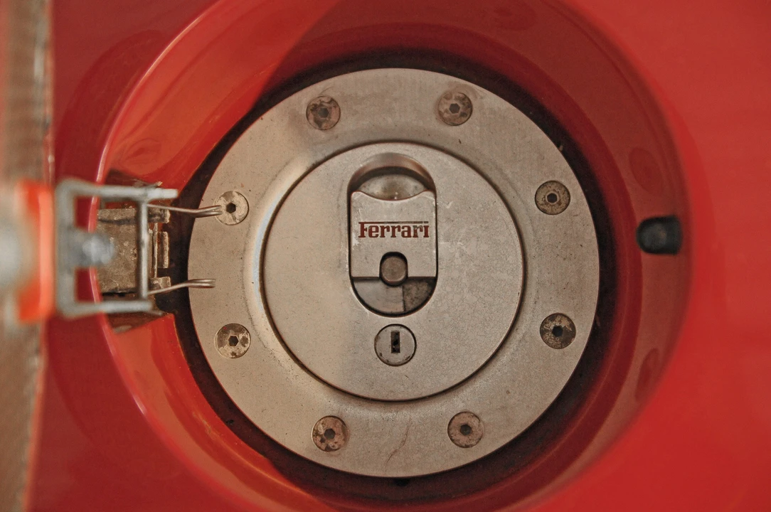 1990 Ferrari F40 - Image 21 of 31