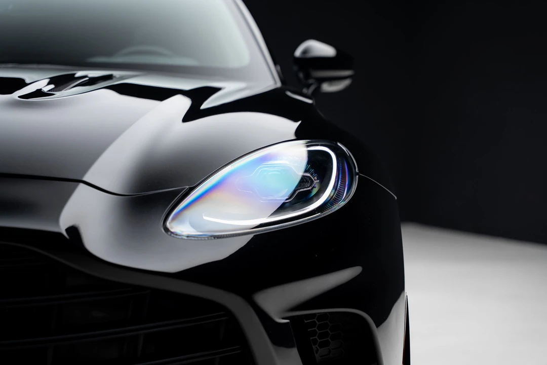 2023 Aston Martin DBX - Image 10 of 31