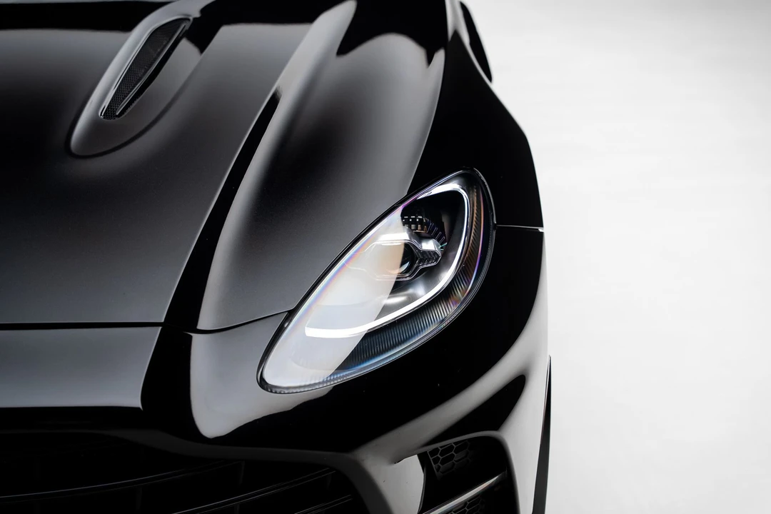 2023 Aston Martin DBX - Image 11 of 31