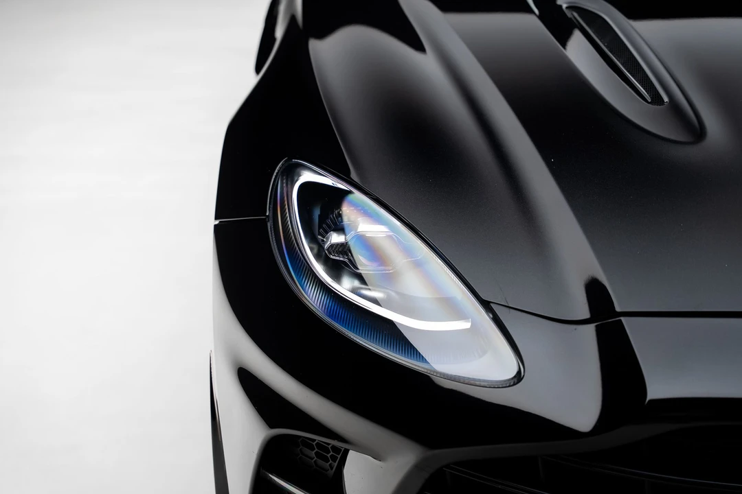2023 Aston Martin DBX - Image 12 of 31