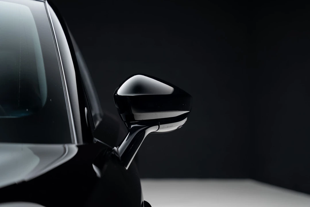 2023 Aston Martin DBX - Image 15 of 31