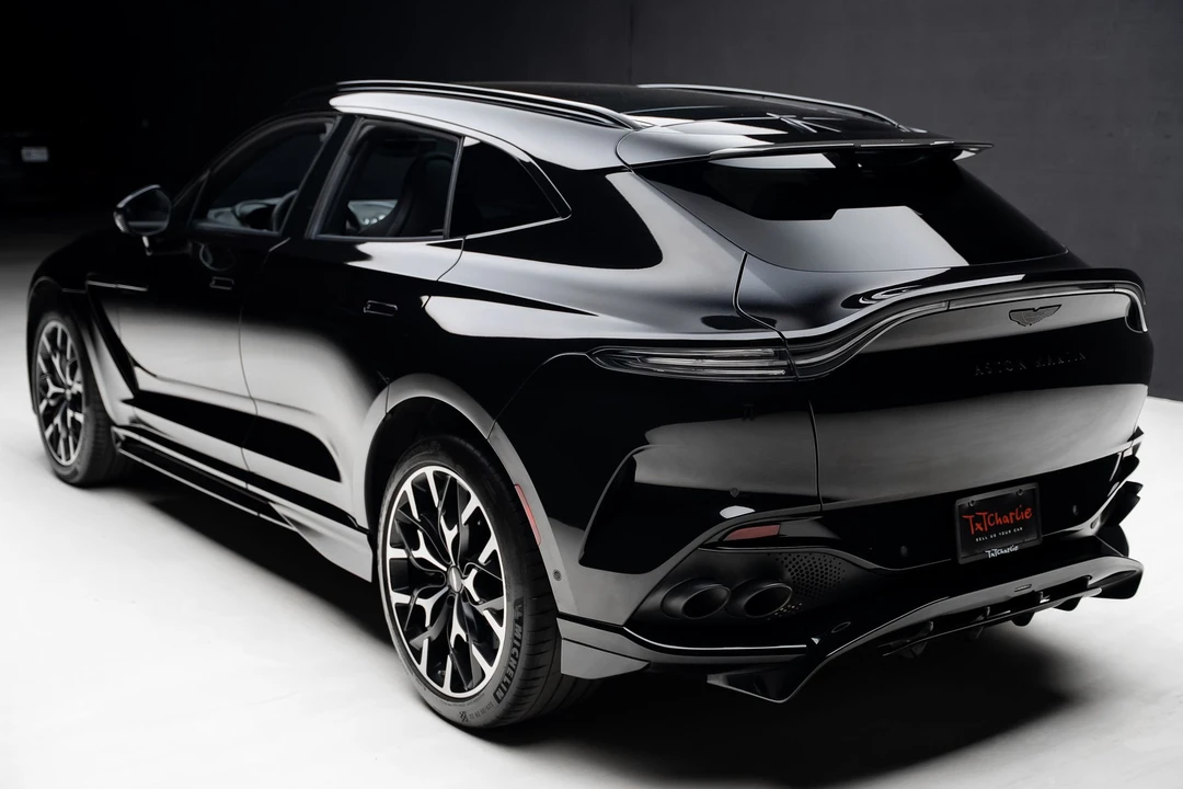 2023 Aston Martin DBX - Image 23 of 31