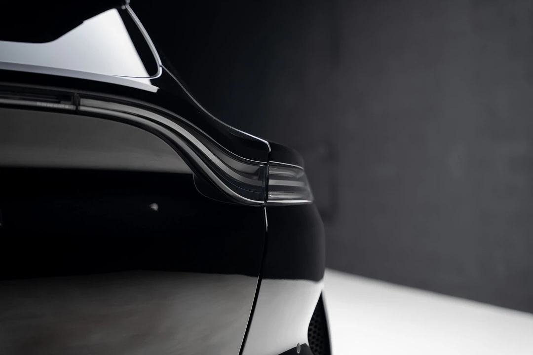 2023 Aston Martin DBX - Image 28 of 31
