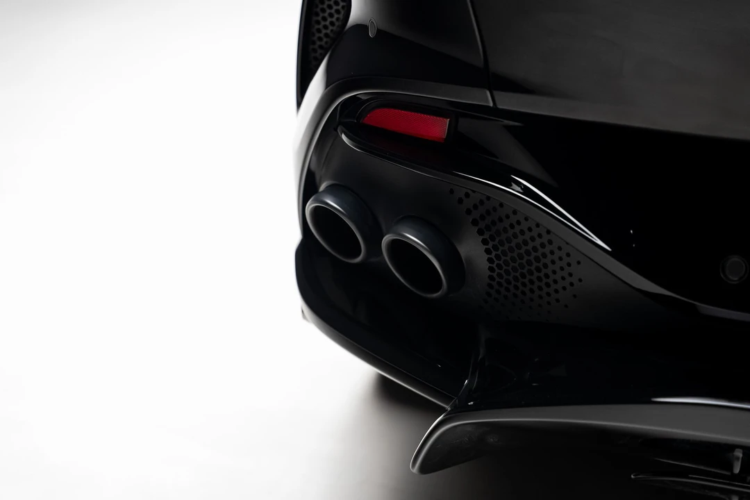 2023 Aston Martin DBX - Image 30 of 31