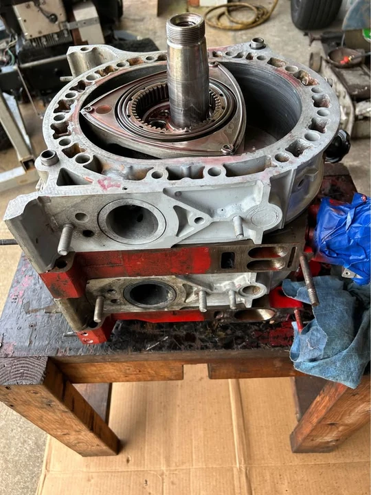 Parts & Memorabilia Engines - Image 6 of 6