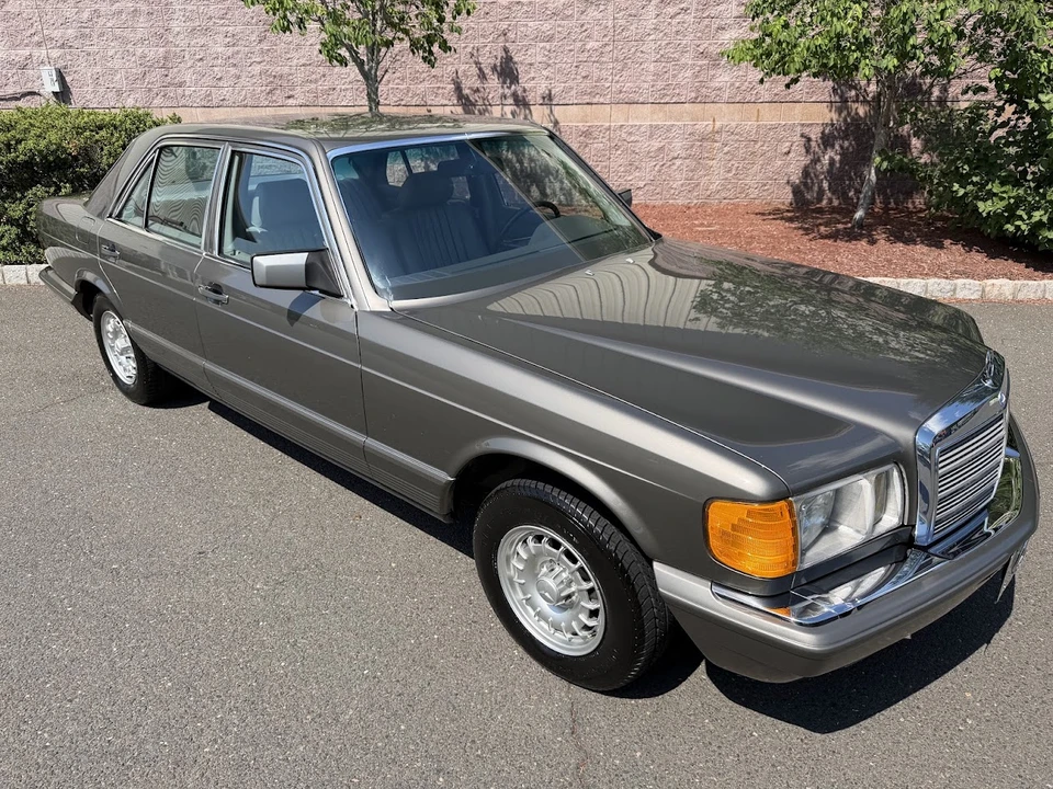 1983 Mercedes-Benz W126 S-Class Sedan - Image 7 of 31
