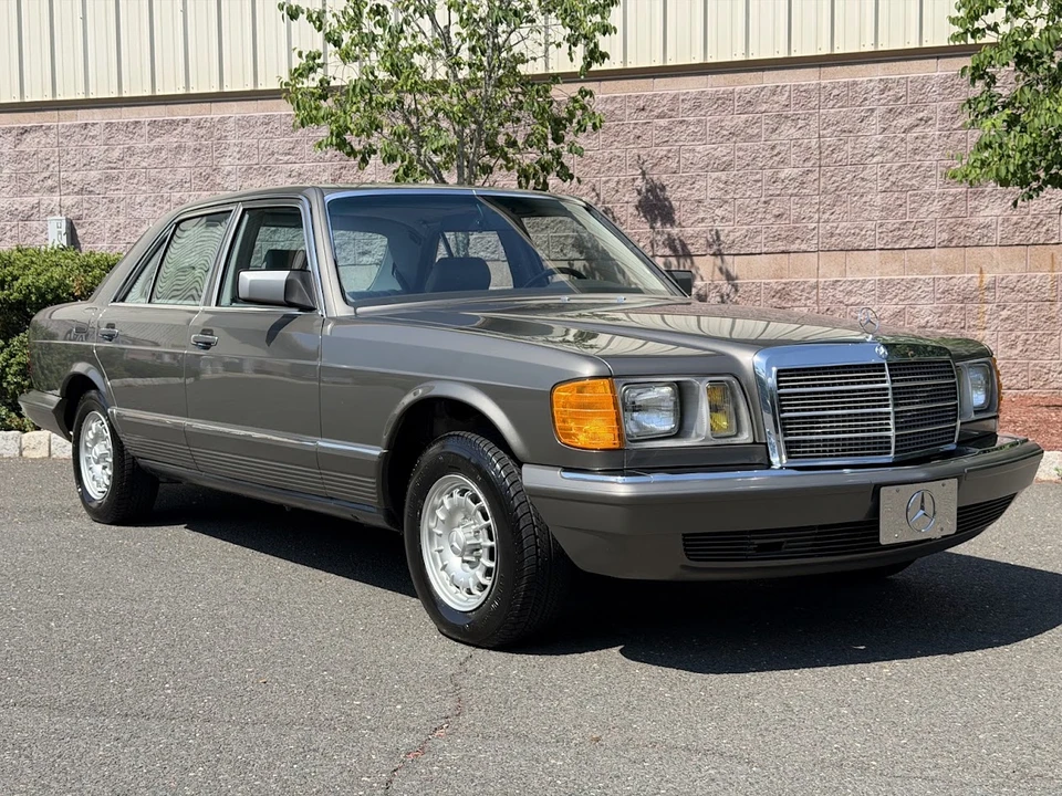 1983 Mercedes-Benz W126 S-Class Sedan - Image 8 of 31