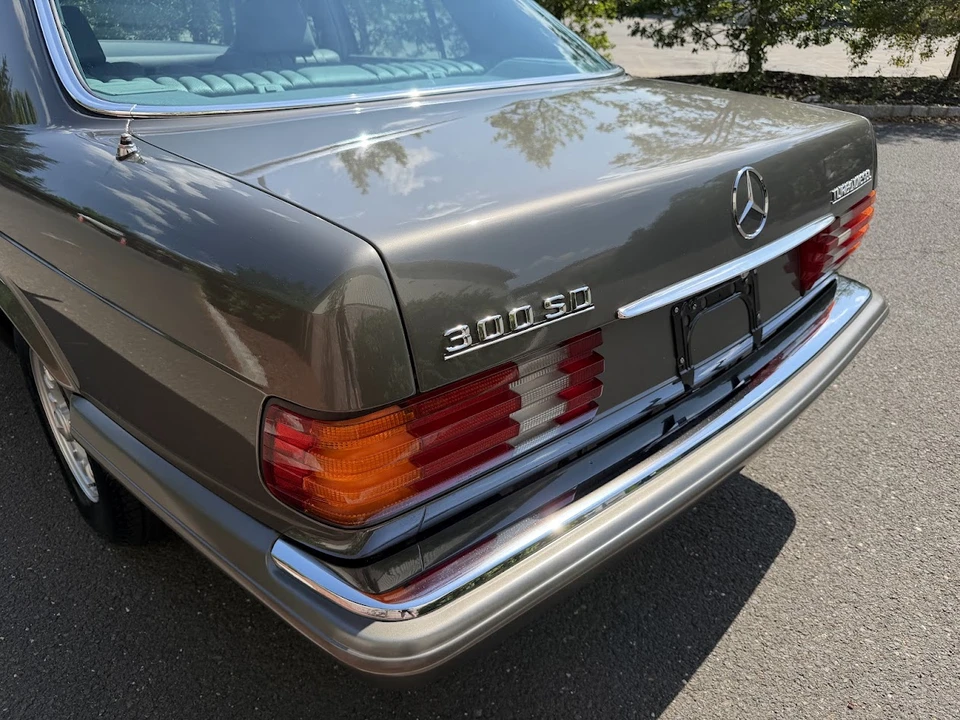 1983 Mercedes-Benz W126 S-Class Sedan - Image 27 of 31
