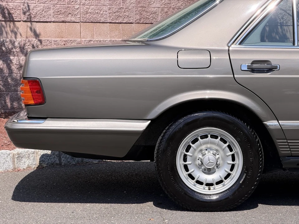1983 Mercedes-Benz W126 S-Class Sedan - Image 28 of 31