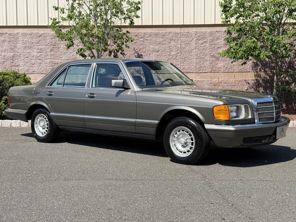 1983 Mercedes-Benz W126 S-Class Sedan - Image 9 of 31