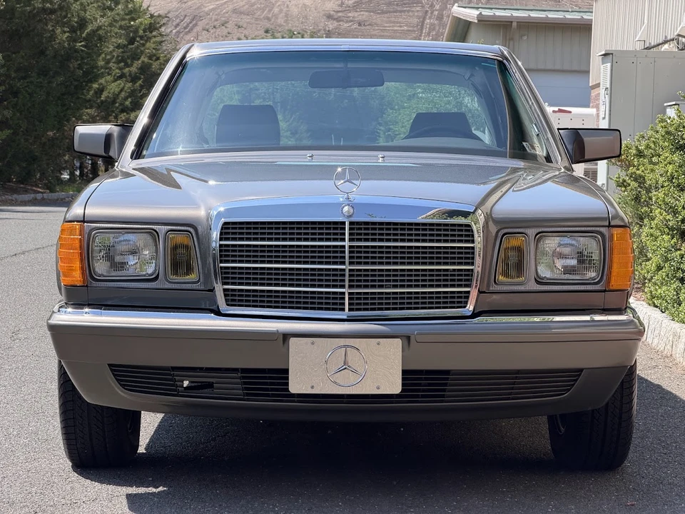 1983 Mercedes-Benz W126 S-Class Sedan - Image 6 of 31