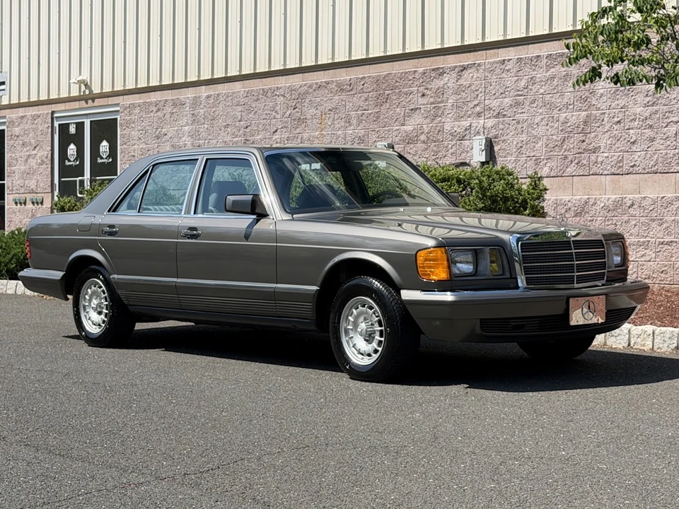 1983 Mercedes-Benz W126 S-Class Sedan - Image 10 of 31