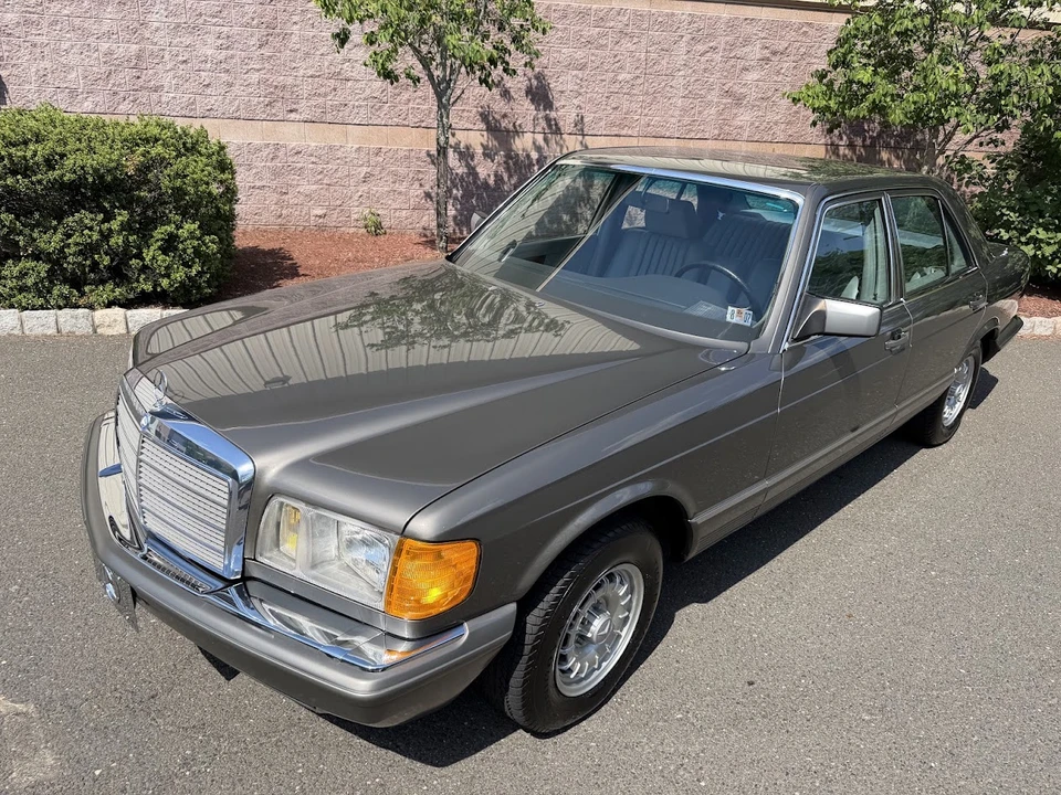 1983 Mercedes-Benz W126 S-Class Sedan - Image 2 of 31