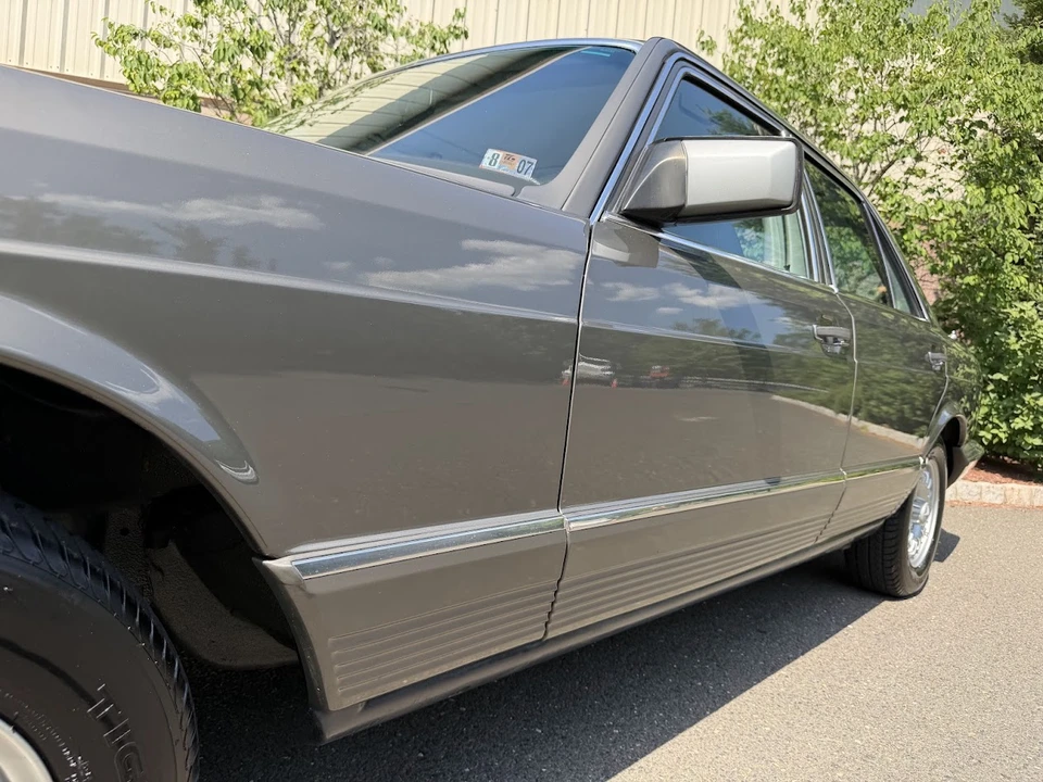 1983 Mercedes-Benz W126 S-Class Sedan - Image 30 of 31
