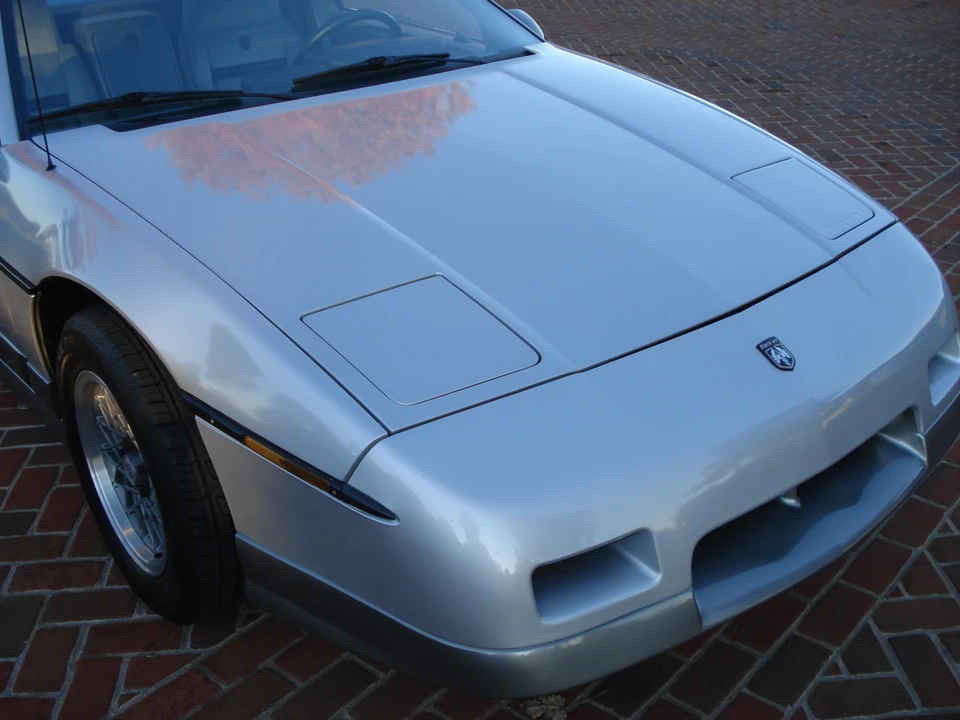 1986 Pontiac Fiero GT - Image 24 of 31