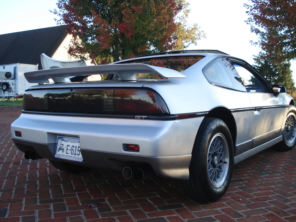 1986 Pontiac Fiero GT - Image 14 of 31