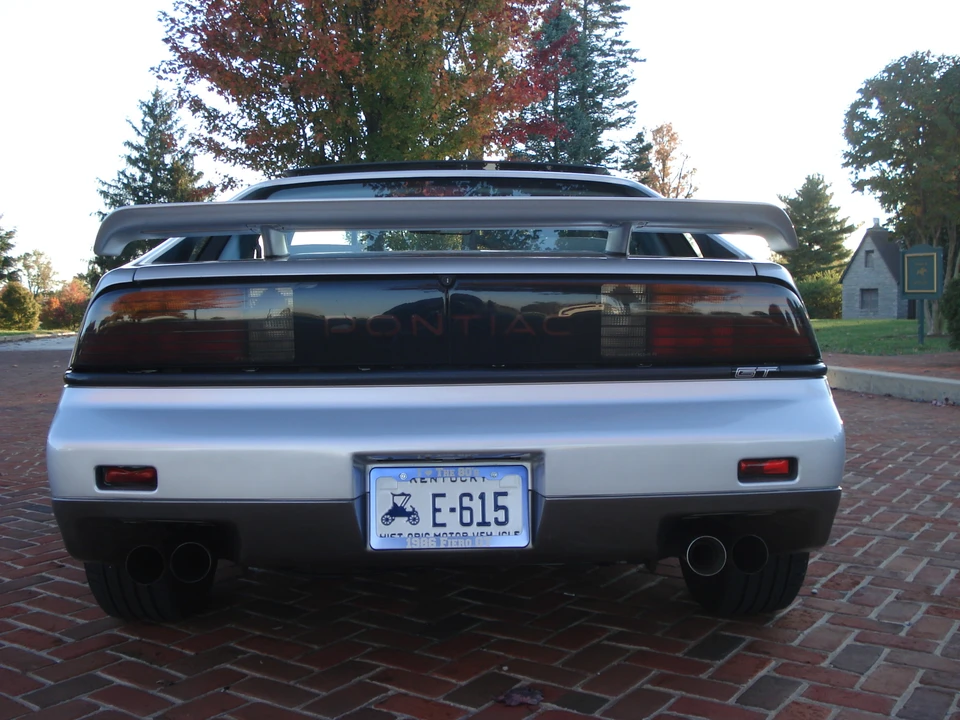 1986 Pontiac Fiero GT - Image 11 of 31