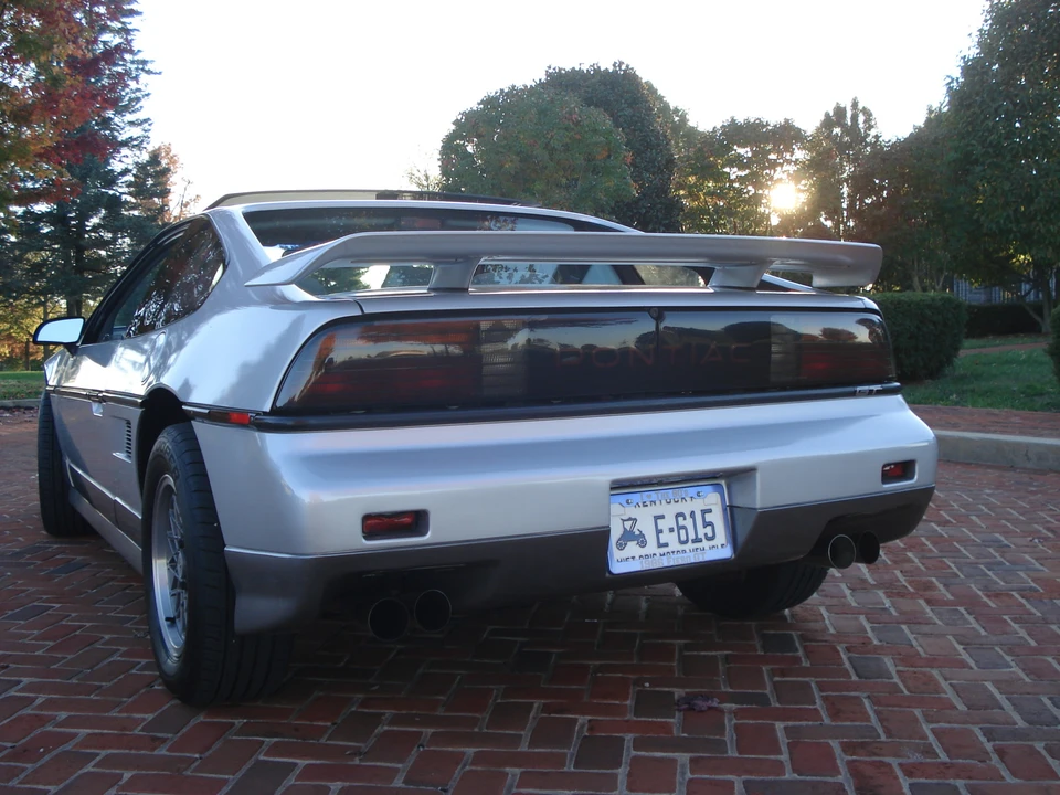 1986 Pontiac Fiero GT - Image 9 of 31