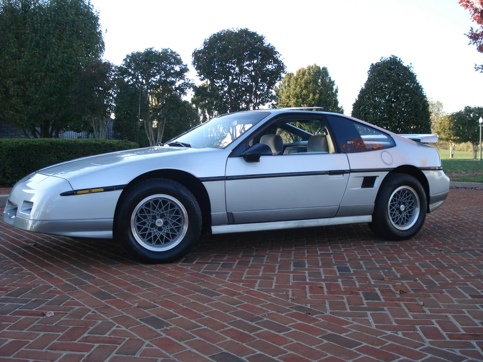 1986 Pontiac Fiero GT - Image 3 of 31