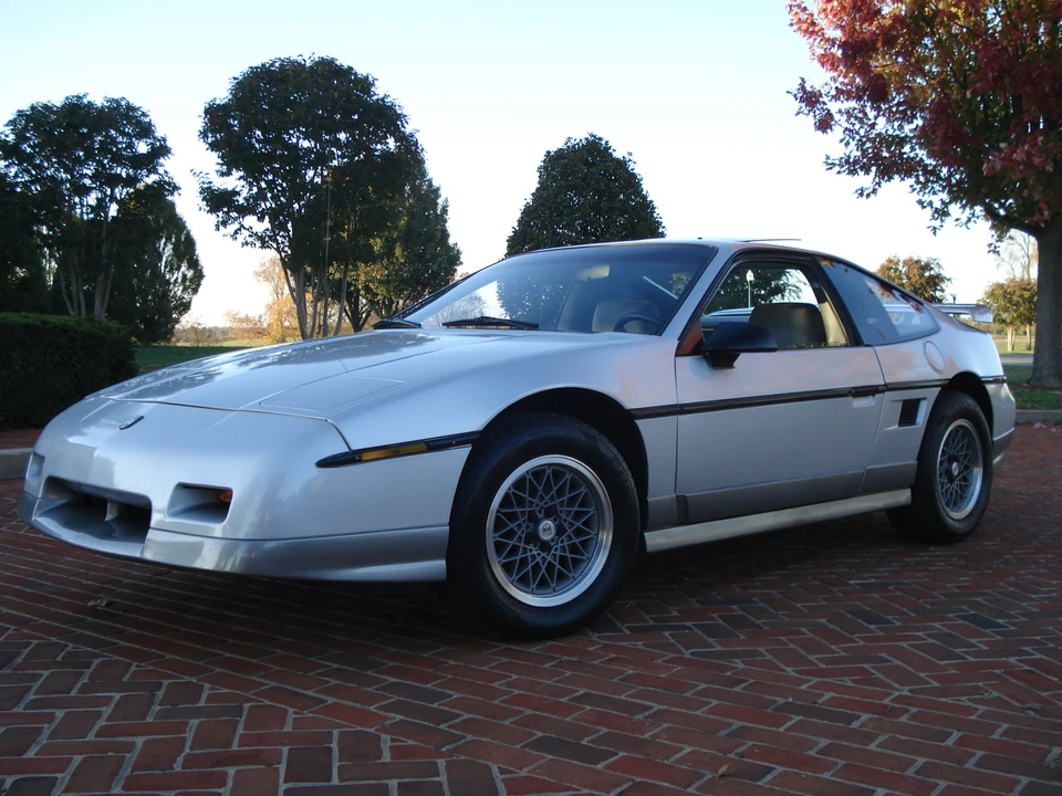 1986 Pontiac Fiero GT - Image 2 of 31