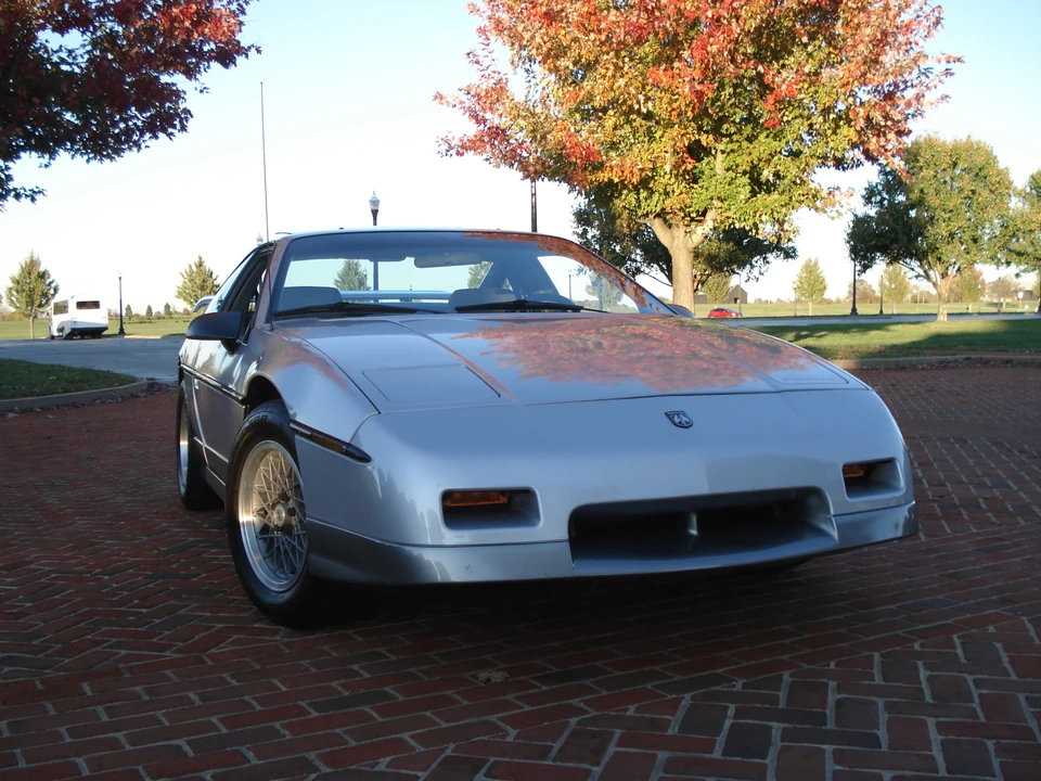 1986 Pontiac Fiero GT - Image 21 of 31