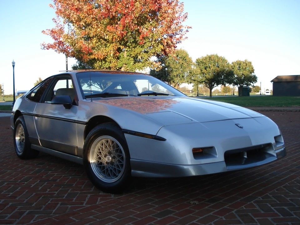 1986 Pontiac Fiero GT - Image 20 of 31