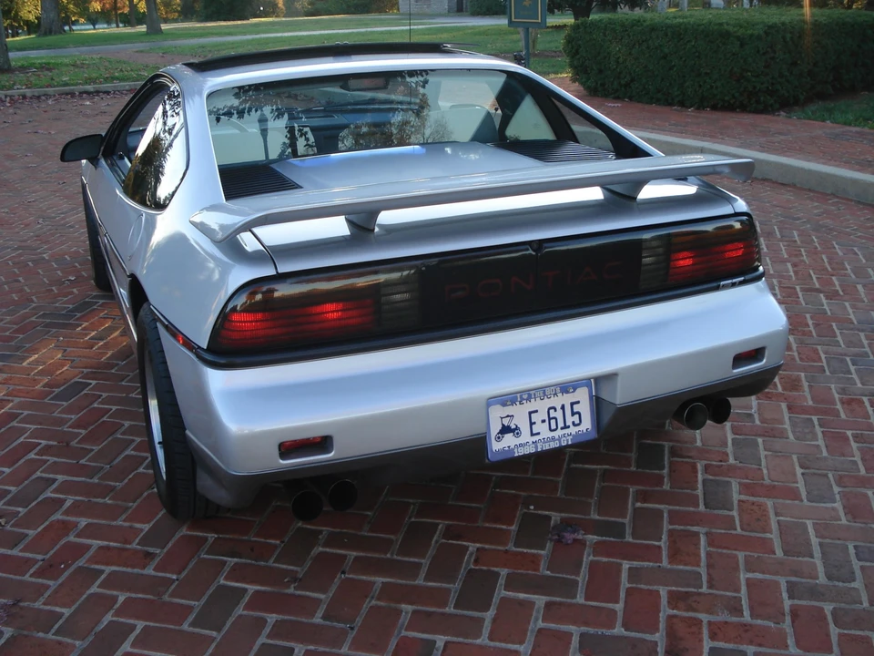 1986 Pontiac Fiero GT - Image 8 of 31