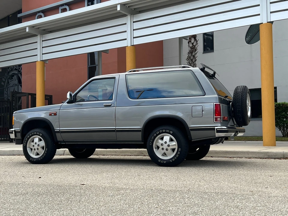 1987 GMC S-15 Jimmy 1st Gen - Image 14 of 31