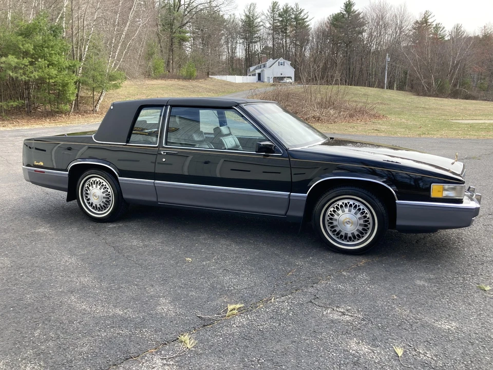 1990 Cadillac DeVille 7th Gen - Image 3 of 31