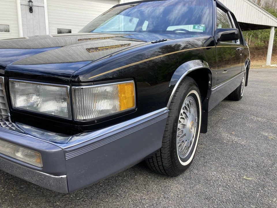 1990 Cadillac DeVille 7th Gen - Image 30 of 31