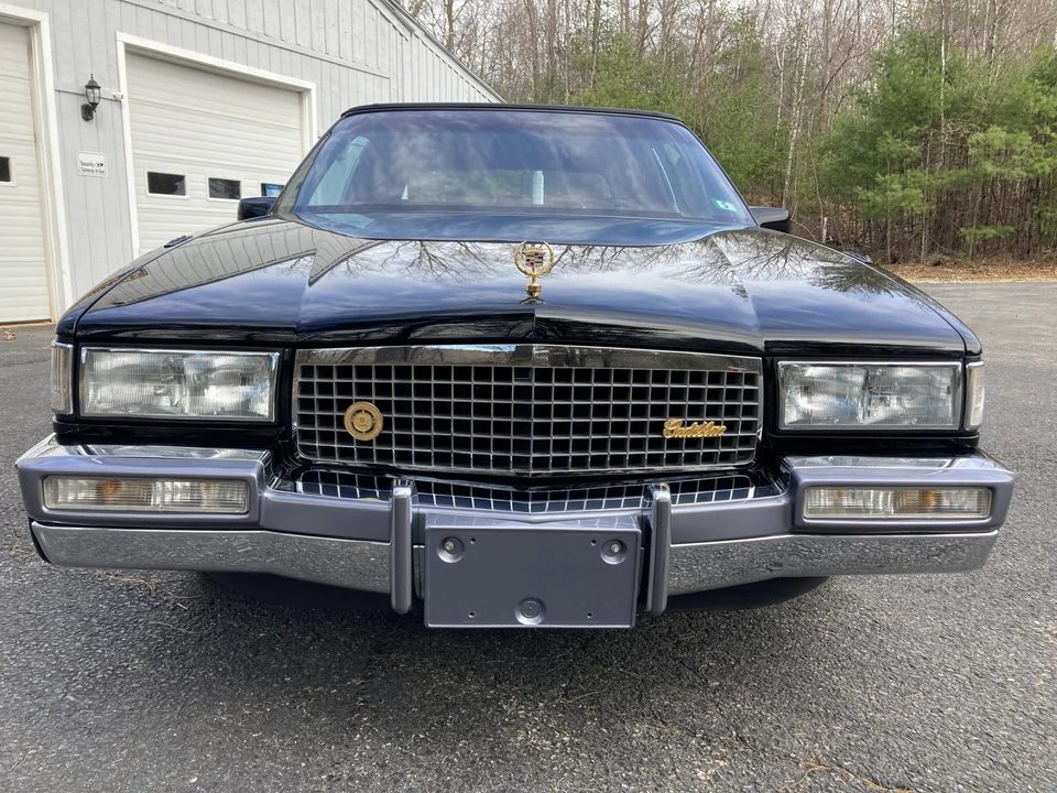 1990 Cadillac DeVille 7th Gen - Image 25 of 31