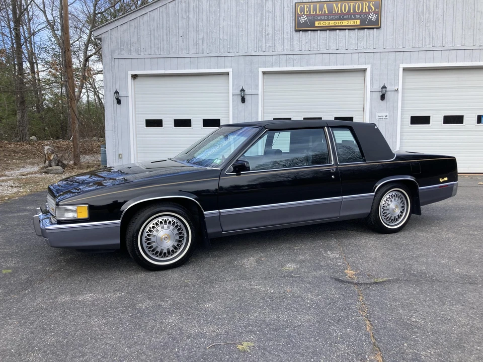1990 Cadillac DeVille 7th Gen - Image 16 of 31