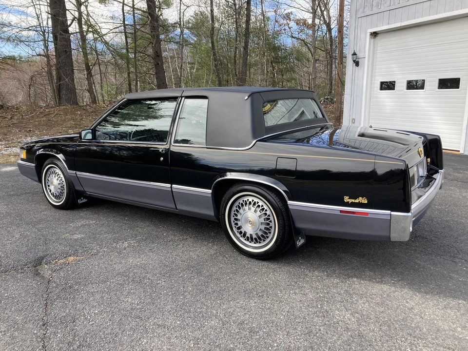 1990 Cadillac DeVille 7th Gen - Image 13 of 31