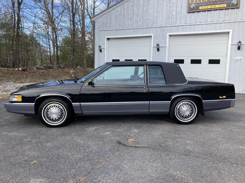 1990 Cadillac DeVille 7th Gen - Image 15 of 31
