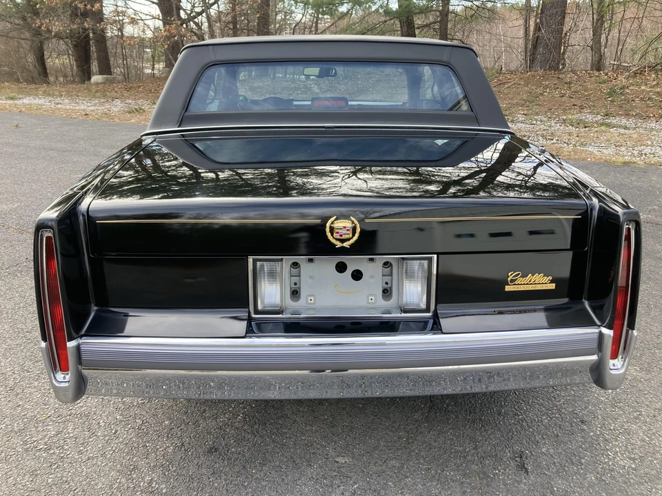 1990 Cadillac DeVille 7th Gen - Image 10 of 31