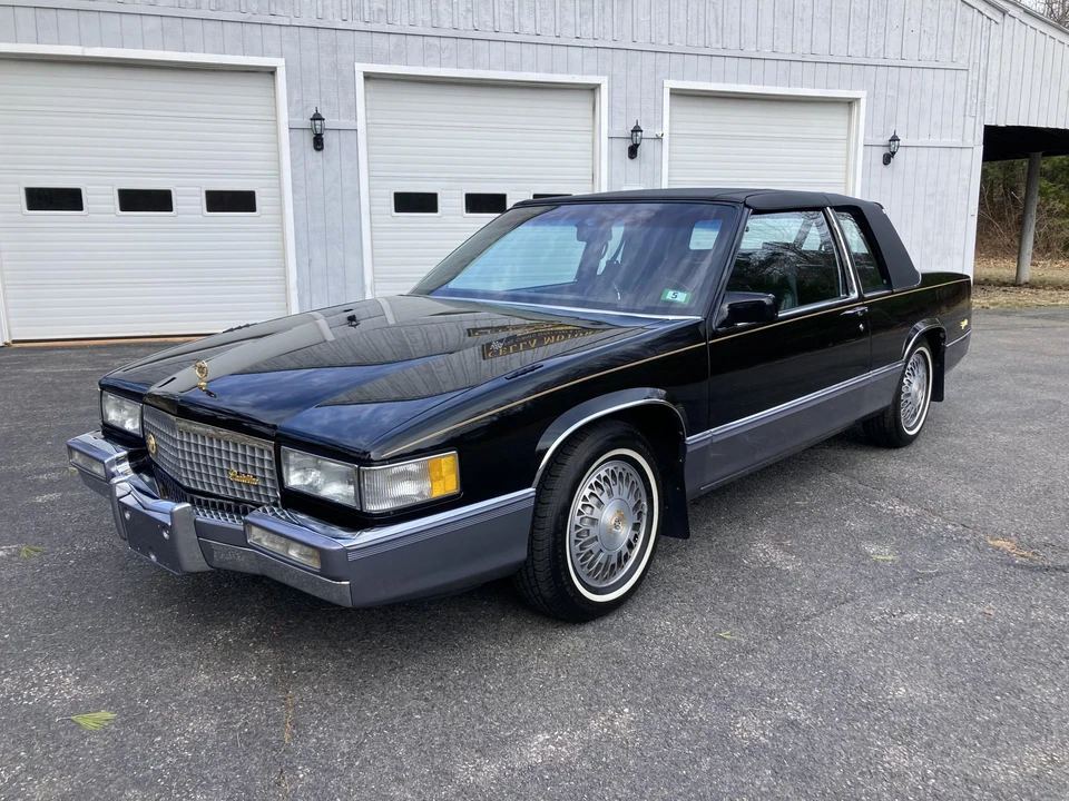 1990 Cadillac DeVille 7th Gen - Image 20 of 31