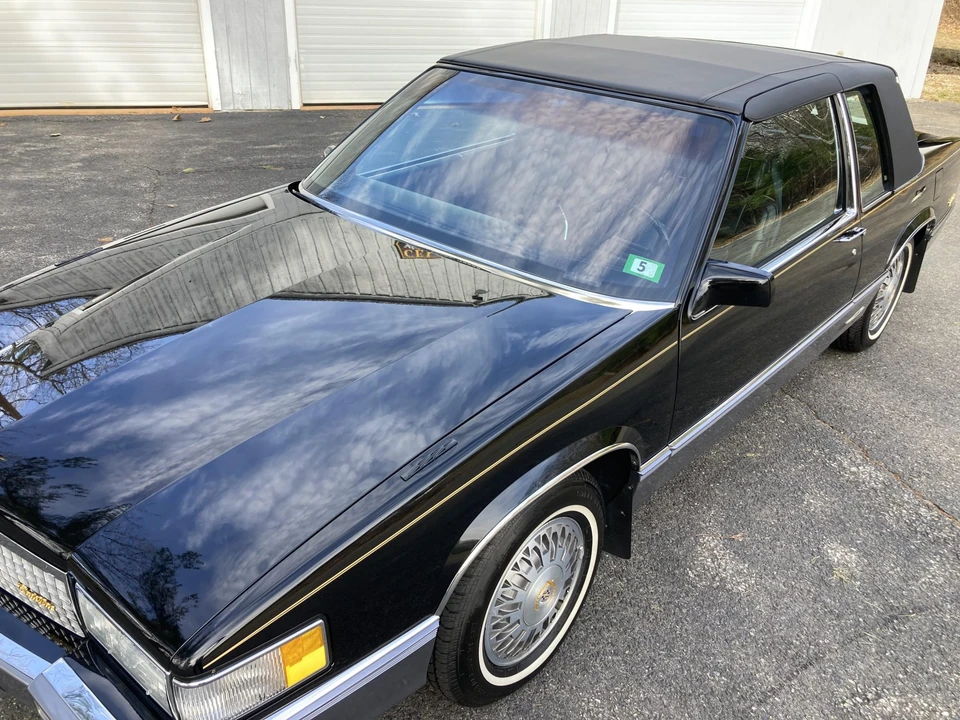 1990 Cadillac DeVille 7th Gen - Image 27 of 31