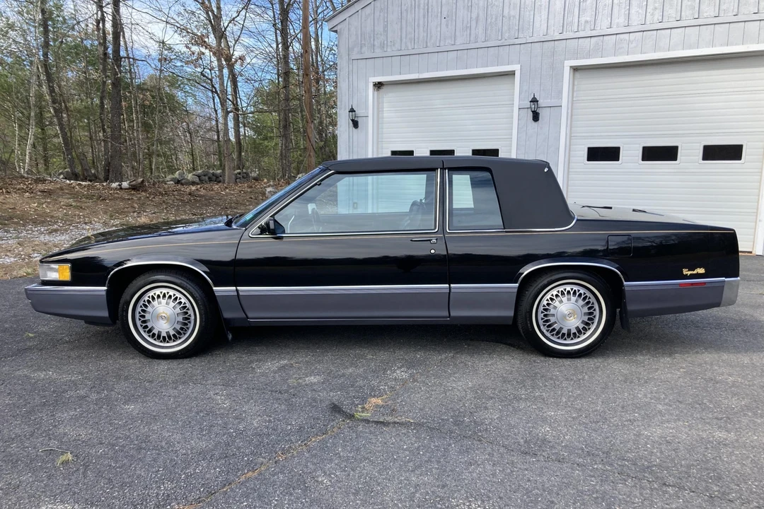 1990 Cadillac DeVille 7th Gen - Image 14 of 31