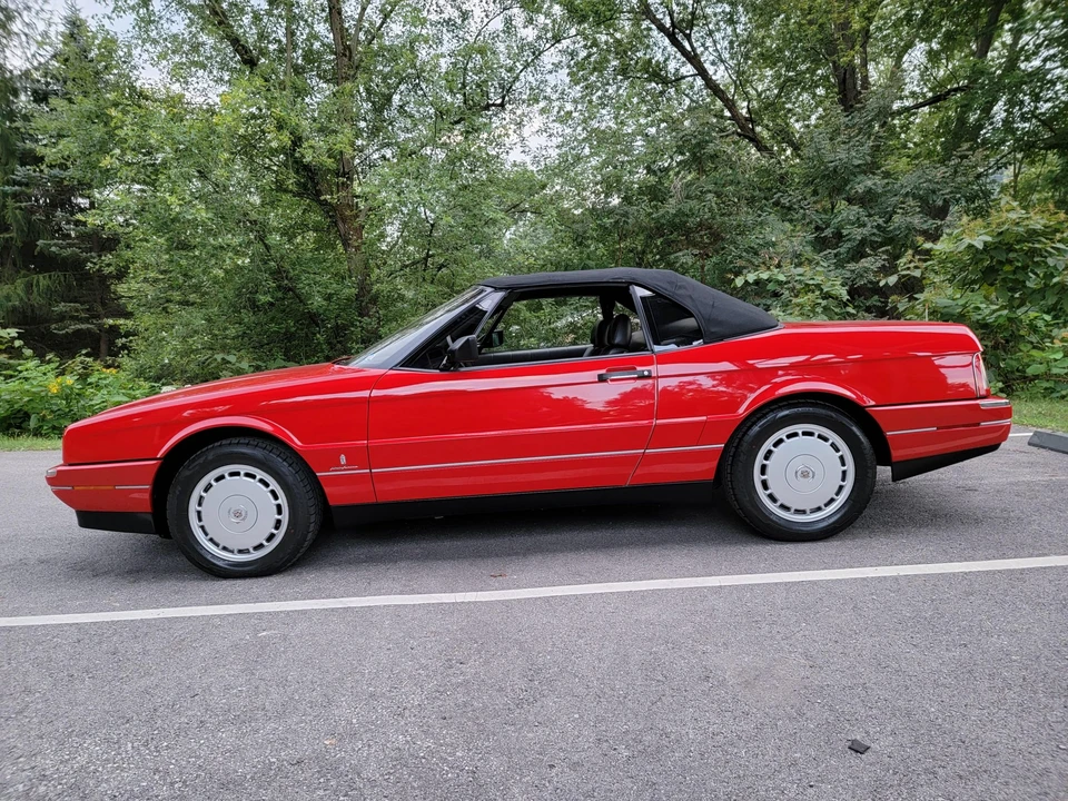 1991 Cadillac Allante - Image 24 of 31