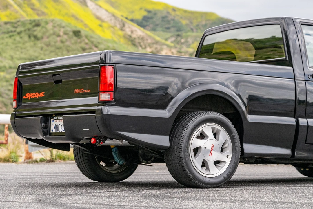 1991 GMC Syclone - Image 12 of 31