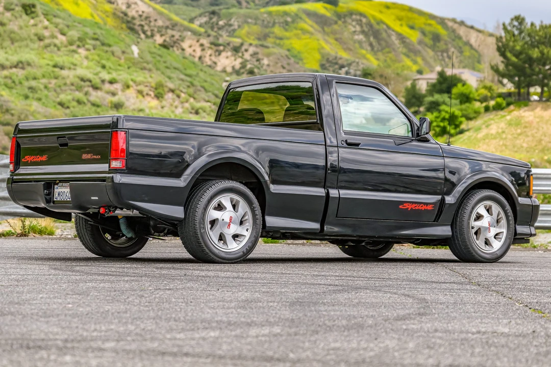 1991 GMC Syclone - Image 6 of 31