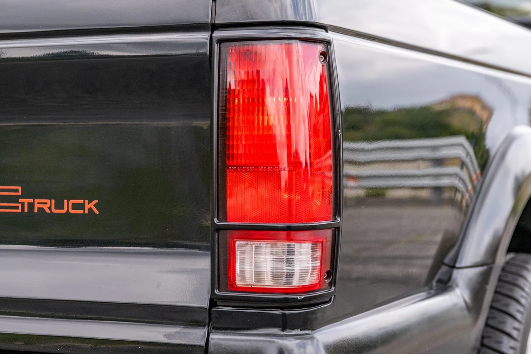 1991 GMC Syclone - Image 24 of 31