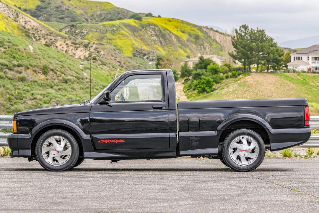 1991 GMC Syclone - Image 9 of 31