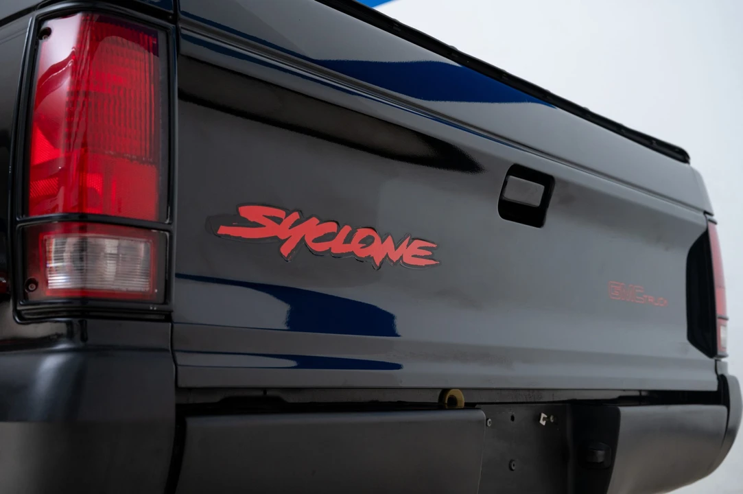 1991 GMC Syclone - Image 23 of 31