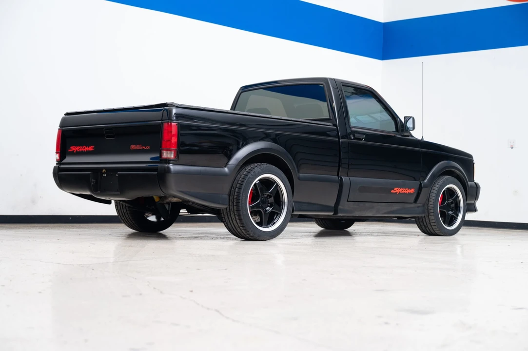 1991 GMC Syclone - Image 10 of 31