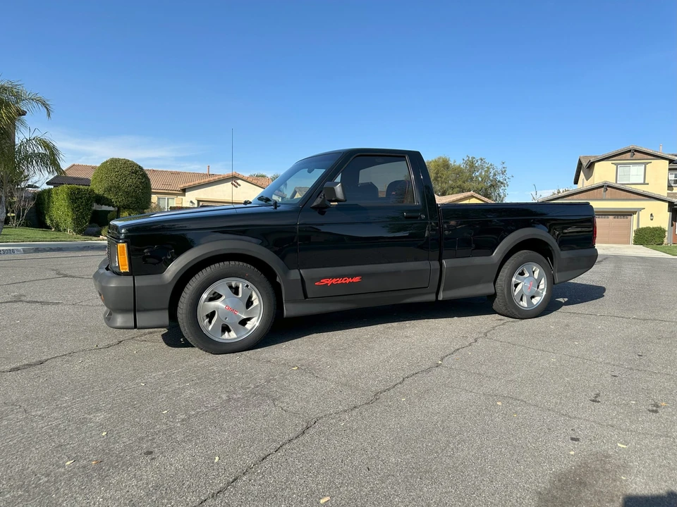 1991 GMC Syclone - Image 2 of 31