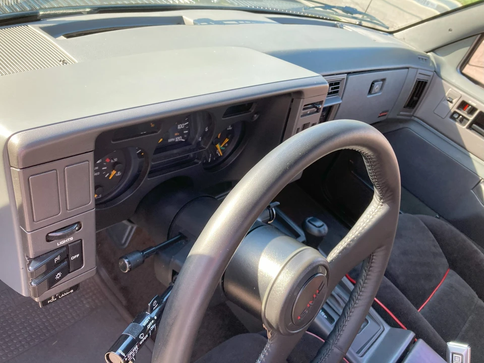 1991 GMC Syclone - Image 27 of 31