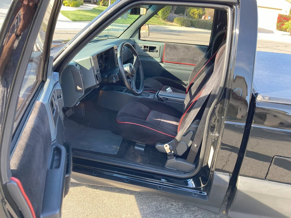 1991 GMC Syclone - Image 21 of 31